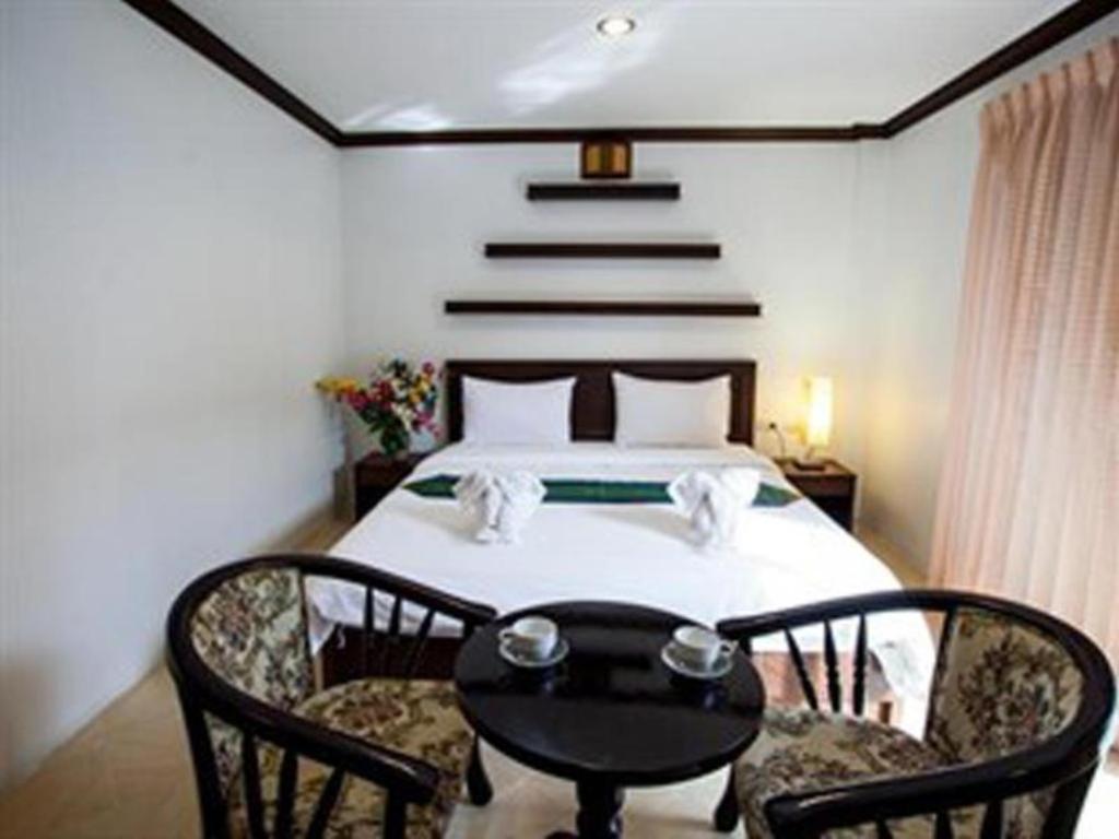 Triple Rund Place Hotel Patong Екстериор снимка