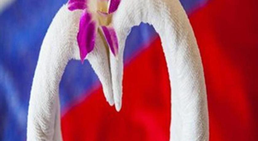 Triple Rund Place Hotel Patong Екстериор снимка