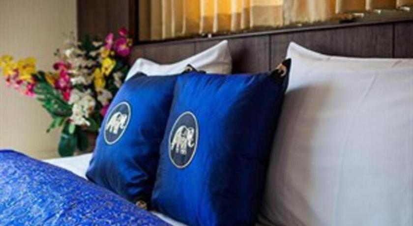 Triple Rund Place Hotel Patong Екстериор снимка