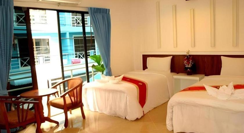 Triple Rund Place Hotel Patong Екстериор снимка