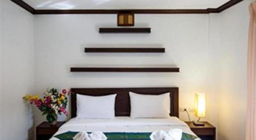 Triple Rund Place Hotel Patong Екстериор снимка